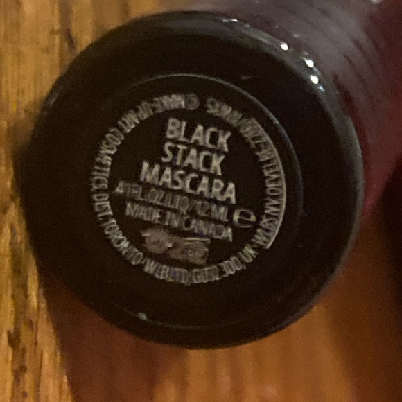 MAC 7 pc Makeup Bundle + Cosmetic Bag $167 Value - Picture 9 of 13